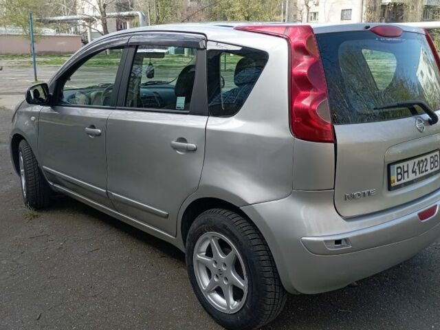 Серый Ниссан Ноут, объемом двигателя 1.6 л и пробегом 217 тыс. км за 4500 $, фото 5 на Automoto.ua