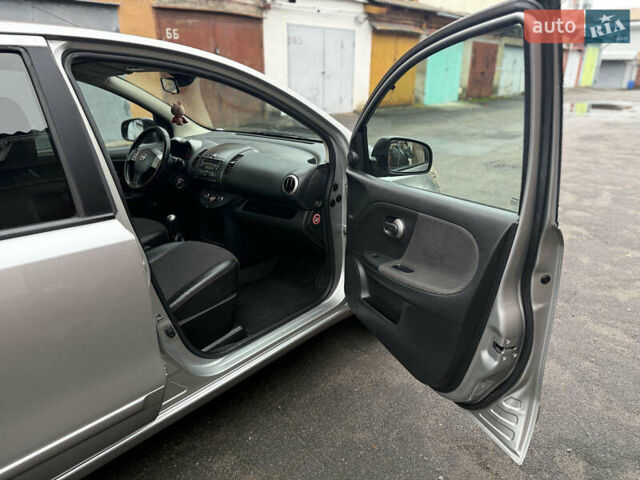 Сірий Ніссан Ноут, об'ємом двигуна 1.6 л та пробігом 90 тис. км за 5999 $, фото 29 на Automoto.ua