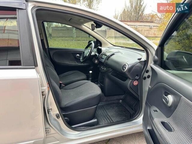 Серый Ниссан Ноут, объемом двигателя 1.4 л и пробегом 208 тыс. км за 5000 $, фото 9 на Automoto.ua