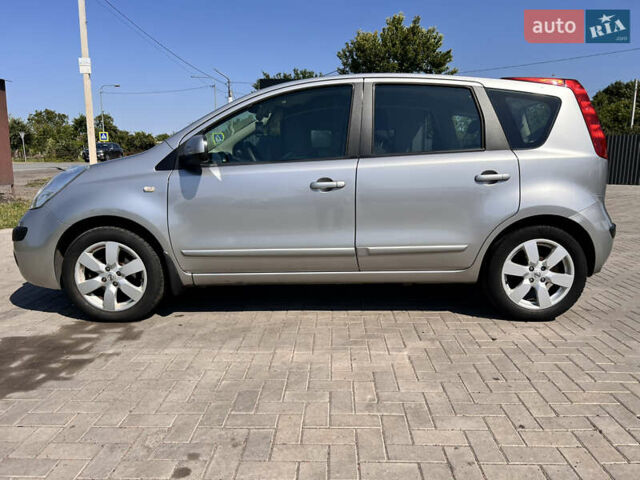 Сірий Ніссан Ноут, об'ємом двигуна 1.6 л та пробігом 200 тис. км за 5400 $, фото 2 на Automoto.ua