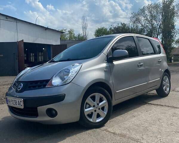 Сірий Ніссан Ноут, об'ємом двигуна 1.5 л та пробігом 148 тис. км за 4300 $, фото 2 на Automoto.ua