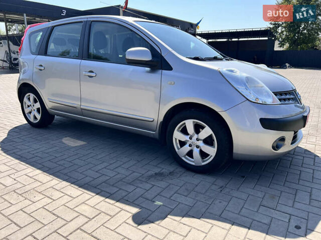 Сірий Ніссан Ноут, об'ємом двигуна 1.6 л та пробігом 200 тис. км за 5400 $, фото 6 на Automoto.ua