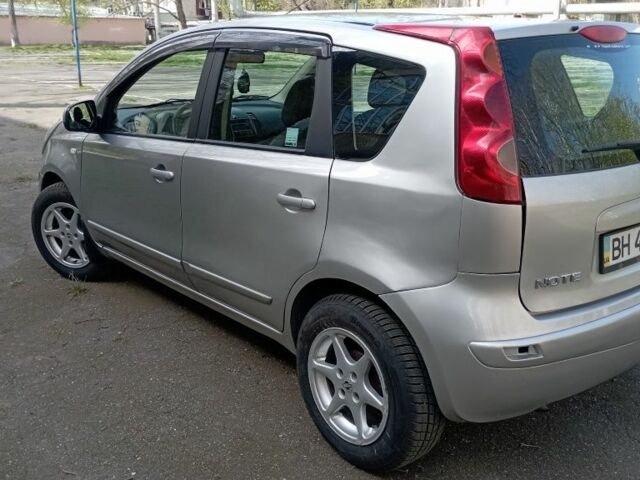 Серый Ниссан Ноут, объемом двигателя 1.6 л и пробегом 217 тыс. км за 4500 $, фото 9 на Automoto.ua