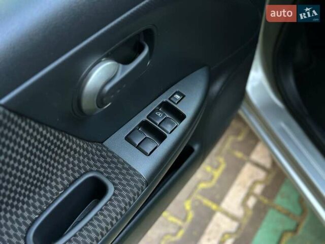 Серый Ниссан Ноут, объемом двигателя 1.6 л и пробегом 181 тыс. км за 5999 $, фото 29 на Automoto.ua