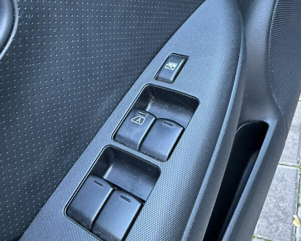 Серый Ниссан Ноут, объемом двигателя 1.4 л и пробегом 187 тыс. км за 5400 $, фото 8 на Automoto.ua