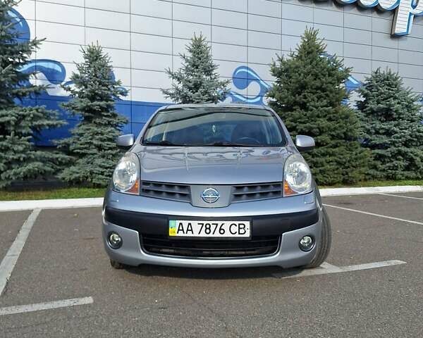 Сірий Ніссан Ноут, об'ємом двигуна 1.6 л та пробігом 161 тис. км за 6999 $, фото 4 на Automoto.ua