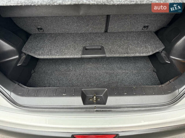 Сірий Ніссан Ноут, об'ємом двигуна 1.6 л та пробігом 90 тис. км за 5999 $, фото 41 на Automoto.ua