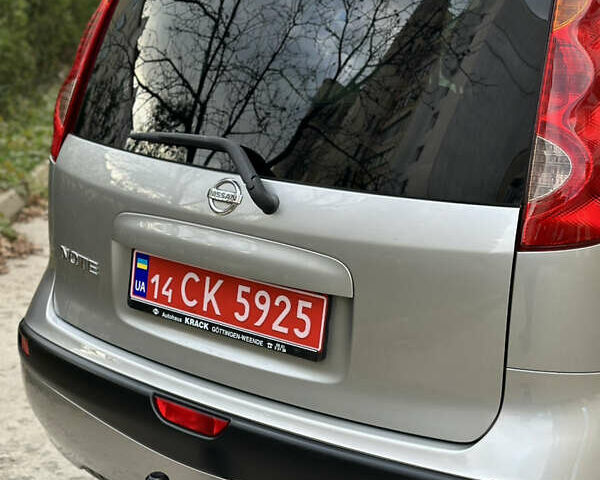 Сірий Ніссан Ноут, об'ємом двигуна 1.4 л та пробігом 130 тис. км за 5450 $, фото 27 на Automoto.ua