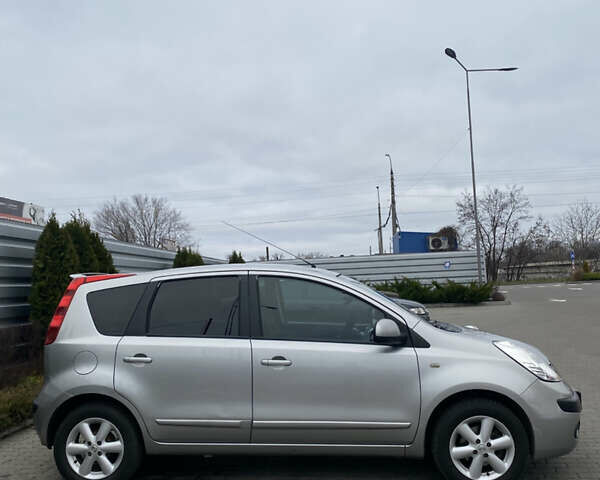 Сірий Ніссан Ноут, об'ємом двигуна 1.6 л та пробігом 214 тис. км за 5200 $, фото 5 на Automoto.ua