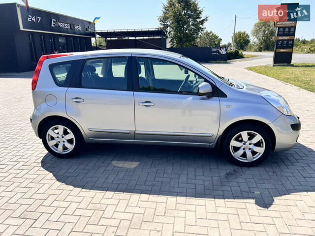 Серый Ниссан Ноут, объемом двигателя 1.6 л и пробегом 200 тыс. км за 5400 $, фото 5 на Automoto.ua