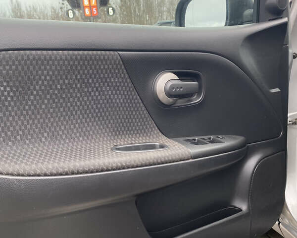 Сірий Ніссан Ноут, об'ємом двигуна 1.6 л та пробігом 214 тис. км за 5200 $, фото 24 на Automoto.ua