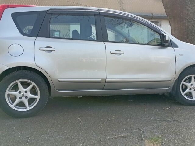 Серый Ниссан Ноут, объемом двигателя 1.6 л и пробегом 217 тыс. км за 4500 $, фото 3 на Automoto.ua