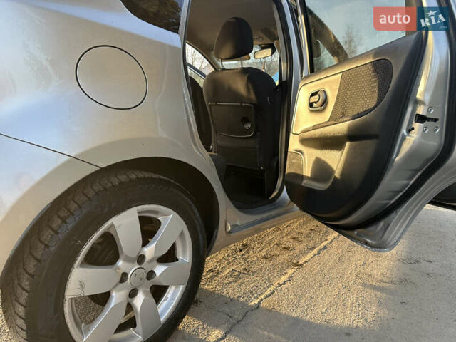 Серый Ниссан Ноут, объемом двигателя 1.6 л и пробегом 311 тыс. км за 5100 $, фото 18 на Automoto.ua
