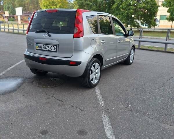 Сірий Ніссан Ноут, об'ємом двигуна 1.6 л та пробігом 161 тис. км за 6999 $, фото 54 на Automoto.ua