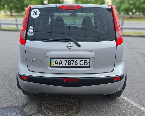 Сірий Ніссан Ноут, об'ємом двигуна 1.6 л та пробігом 161 тис. км за 6999 $, фото 56 на Automoto.ua