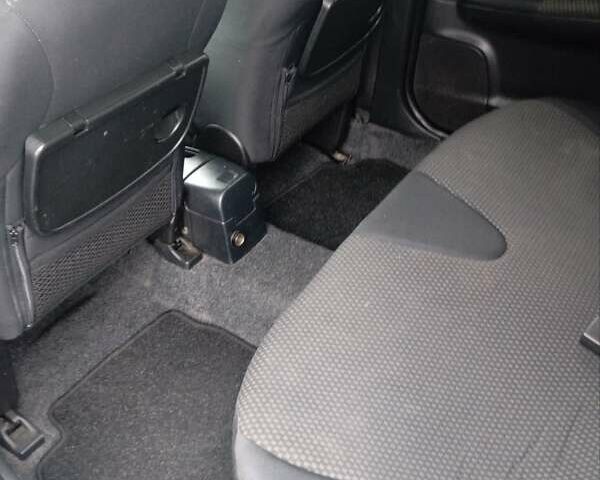 Сірий Ніссан Ноут, об'ємом двигуна 1.4 л та пробігом 178 тис. км за 4500 $, фото 10 на Automoto.ua