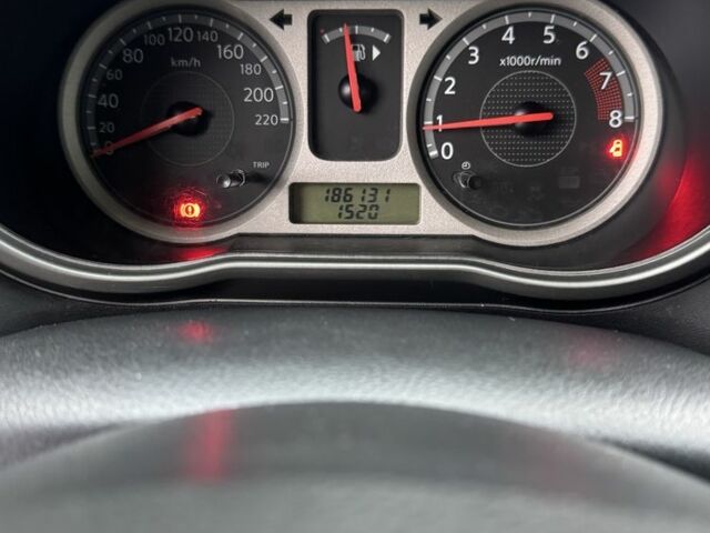 Сірий Ніссан Ноут, об'ємом двигуна 1.4 л та пробігом 187 тис. км за 5400 $, фото 8 на Automoto.ua