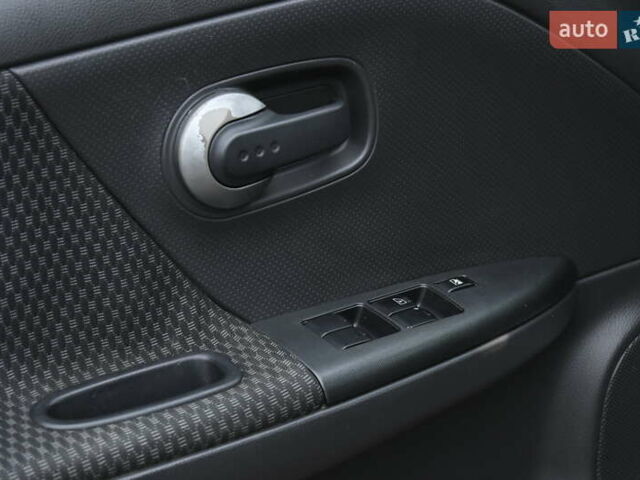 Сірий Ніссан Ноут, об'ємом двигуна 1.6 л та пробігом 258 тис. км за 5150 $, фото 15 на Automoto.ua