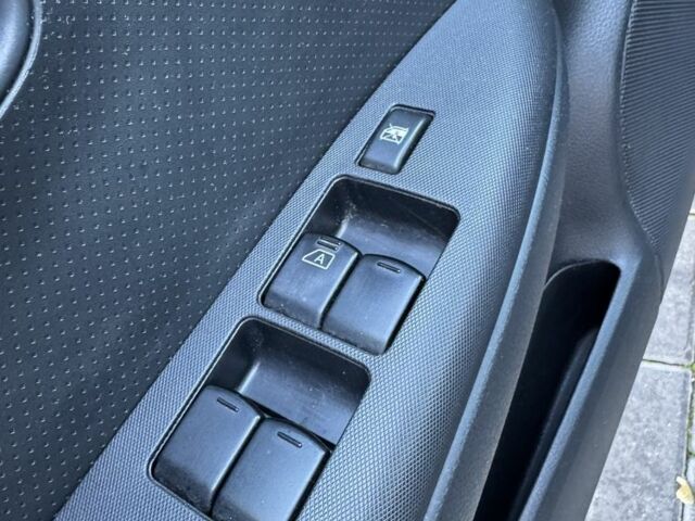 Сірий Ніссан Ноут, об'ємом двигуна 1.4 л та пробігом 187 тис. км за 5400 $, фото 10 на Automoto.ua