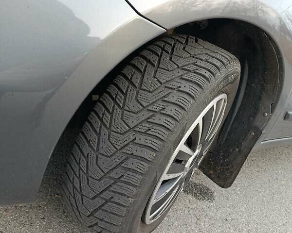 Серый Ниссан Ноут, объемом двигателя 1.4 л и пробегом 218 тыс. км за 4500 $, фото 18 на Automoto.ua