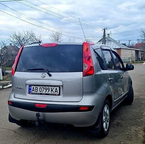 Сірий Ніссан Ноут, об'ємом двигуна 1.6 л та пробігом 177 тис. км за 6200 $, фото 3 на Automoto.ua
