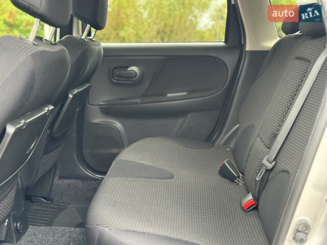 Серый Ниссан Ноут, объемом двигателя 1.6 л и пробегом 185 тыс. км за 6500 $, фото 15 на Automoto.ua