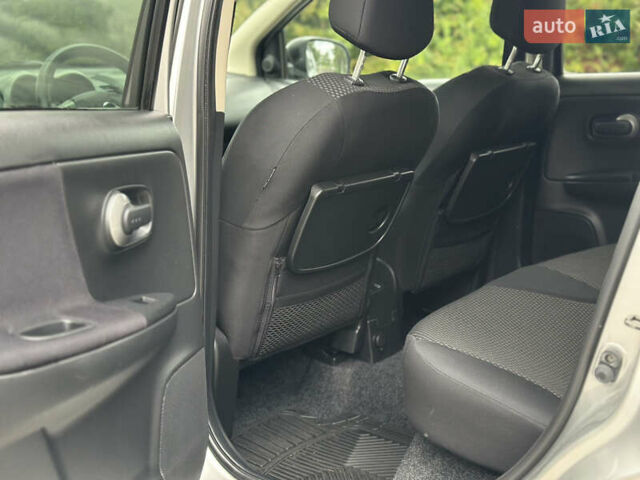 Серый Ниссан Ноут, объемом двигателя 1.6 л и пробегом 185 тыс. км за 6500 $, фото 14 на Automoto.ua