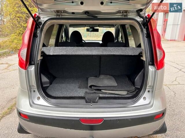 Серый Ниссан Ноут, объемом двигателя 1.4 л и пробегом 208 тыс. км за 5000 $, фото 18 на Automoto.ua