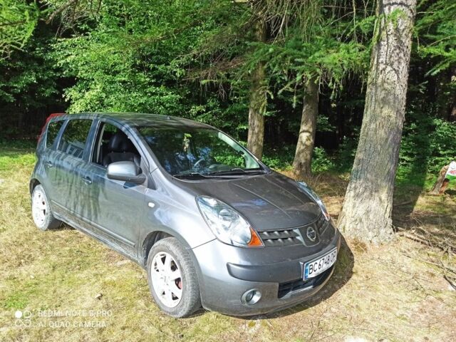 Серый Ниссан Ноут, объемом двигателя 1.6 л и пробегом 185 тыс. км за 6000 $, фото 3 на Automoto.ua