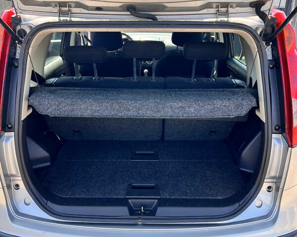 Серый Ниссан Ноут, объемом двигателя 1.6 л и пробегом 200 тыс. км за 5400 $, фото 14 на Automoto.ua