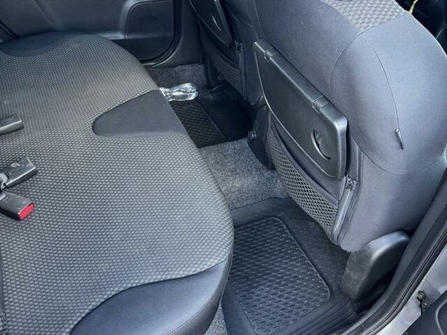 Сірий Ніссан Ноут, об'ємом двигуна 1.4 л та пробігом 187 тис. км за 5400 $, фото 14 на Automoto.ua