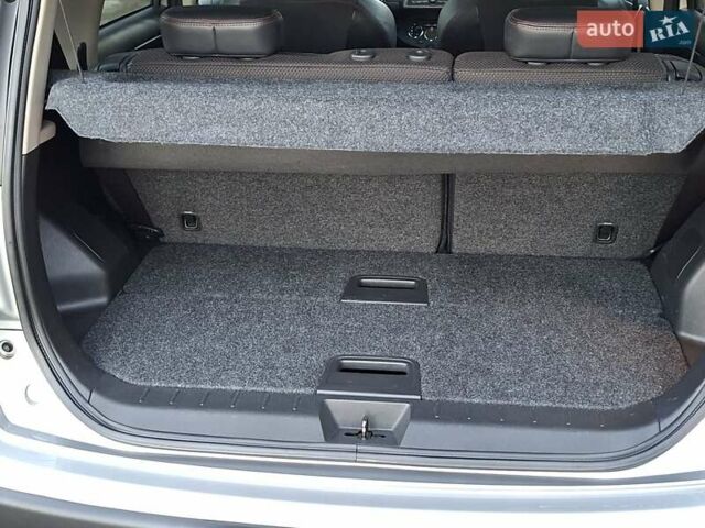 Сірий Ніссан Ноут, об'ємом двигуна 1.6 л та пробігом 224 тис. км за 6800 $, фото 25 на Automoto.ua