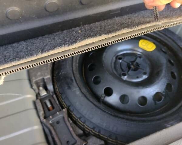 Сірий Ніссан Ноут, об'ємом двигуна 1.46 л та пробігом 246 тис. км за 5350 $, фото 17 на Automoto.ua