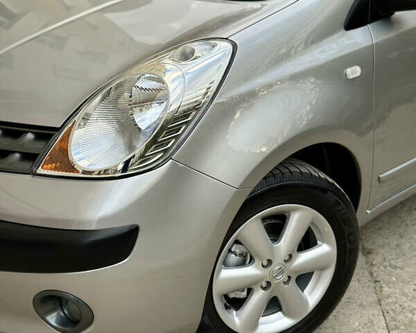 Сірий Ніссан Ноут, об'ємом двигуна 1.4 л та пробігом 130 тис. км за 5450 $, фото 24 на Automoto.ua