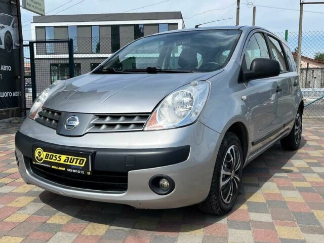 Серый Ниссан Ноут, объемом двигателя 1.4 л и пробегом 217 тыс. км за 6200 $, фото 1 на Automoto.ua