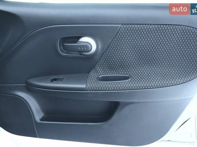 Сірий Ніссан Ноут, об'ємом двигуна 1.6 л та пробігом 258 тис. км за 5150 $, фото 29 на Automoto.ua