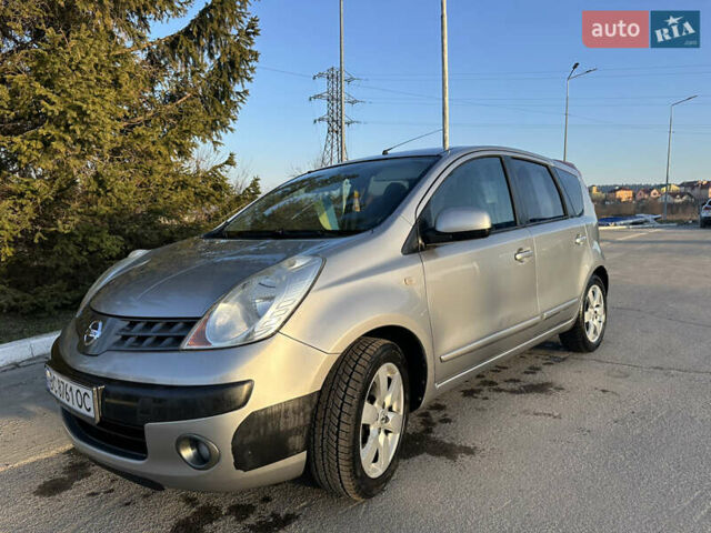 Серый Ниссан Ноут, объемом двигателя 1.6 л и пробегом 311 тыс. км за 5100 $, фото 3 на Automoto.ua