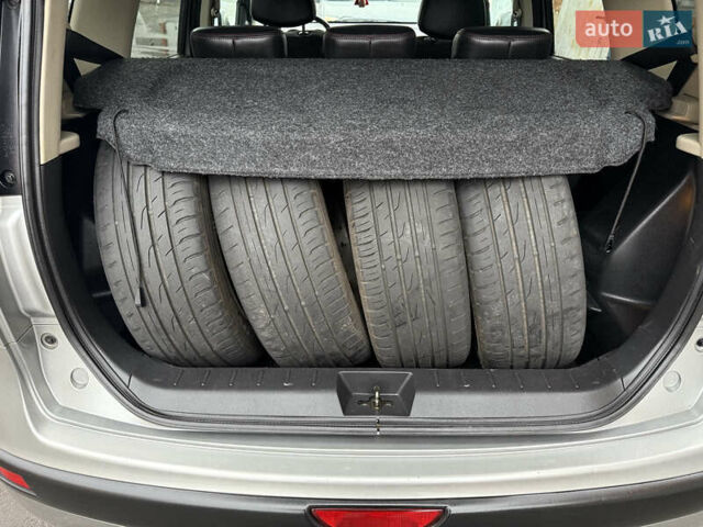 Сірий Ніссан Ноут, об'ємом двигуна 1.6 л та пробігом 90 тис. км за 5999 $, фото 43 на Automoto.ua