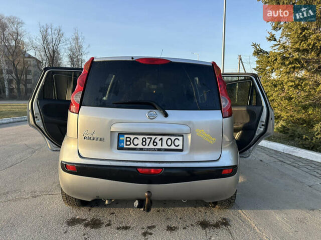 Серый Ниссан Ноут, объемом двигателя 1.6 л и пробегом 311 тыс. км за 4800 $, фото 12 на Automoto.ua