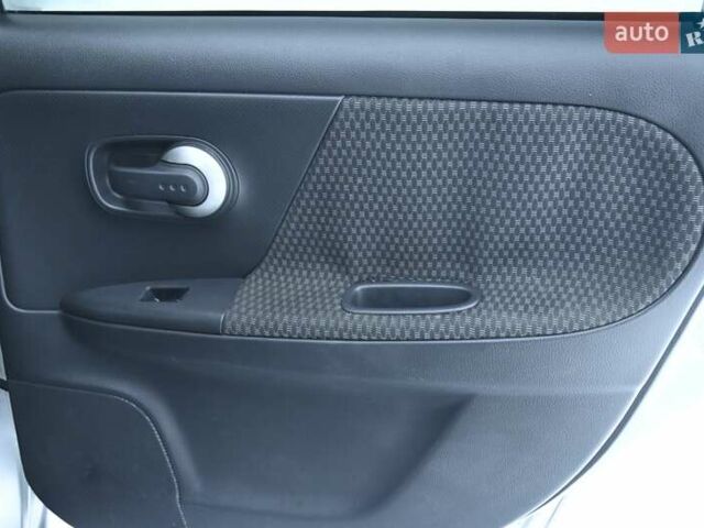 Сірий Ніссан Ноут, об'ємом двигуна 1.6 л та пробігом 258 тис. км за 5150 $, фото 26 на Automoto.ua