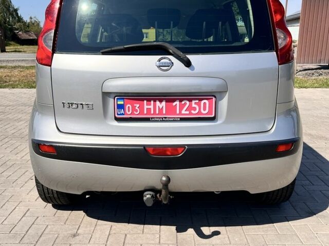 Сірий Ніссан Ноут, об'ємом двигуна 1.6 л та пробігом 200 тис. км за 5200 $, фото 3 на Automoto.ua