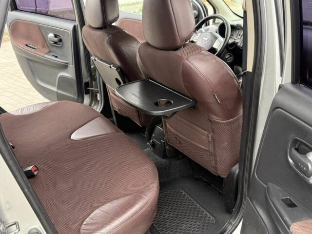 Серый Ниссан Ноут, объемом двигателя 1.6 л и пробегом 197 тыс. км за 4700 $, фото 7 на Automoto.ua