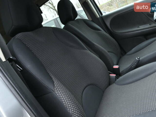 Сірий Ніссан Ноут, об'ємом двигуна 1.6 л та пробігом 258 тис. км за 5150 $, фото 31 на Automoto.ua