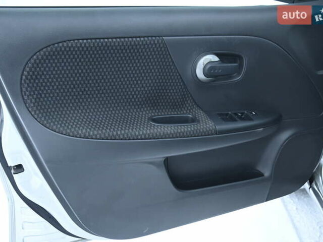 Сірий Ніссан Ноут, об'ємом двигуна 1.6 л та пробігом 258 тис. км за 5150 $, фото 11 на Automoto.ua