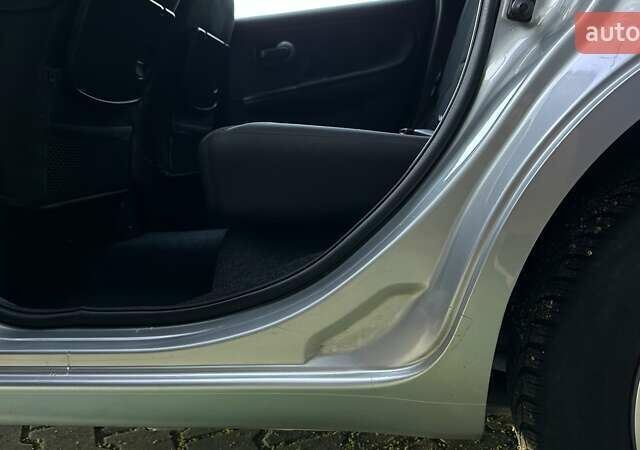 Серый Ниссан Ноут, объемом двигателя 1.6 л и пробегом 181 тыс. км за 5999 $, фото 38 на Automoto.ua