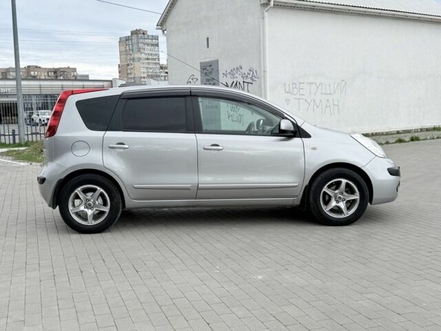 Серый Ниссан Ноут, объемом двигателя 1.6 л и пробегом 197 тыс. км за 4700 $, фото 2 на Automoto.ua