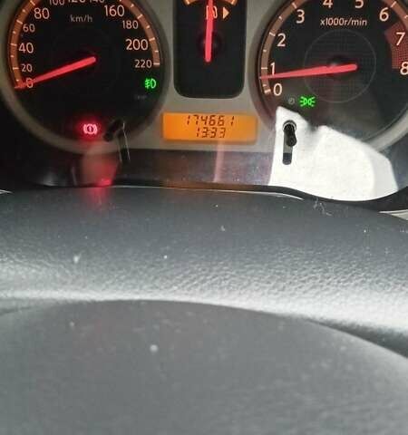 Сірий Ніссан Ноут, об'ємом двигуна 1.6 л та пробігом 175 тис. км за 6500 $, фото 3 на Automoto.ua