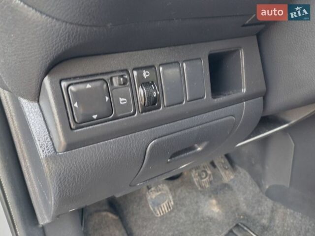 Серый Ниссан Ноут, объемом двигателя 1.4 л и пробегом 230 тыс. км за 4999 $, фото 13 на Automoto.ua