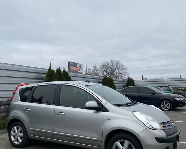 Сірий Ніссан Ноут, об'ємом двигуна 1.6 л та пробігом 214 тис. км за 5200 $, фото 4 на Automoto.ua