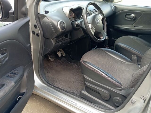 Серый Ниссан Ноут, объемом двигателя 1.6 л и пробегом 217 тыс. км за 4500 $, фото 12 на Automoto.ua